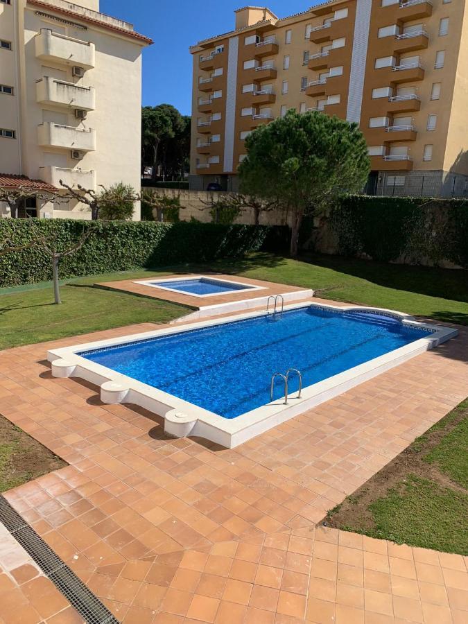 Cosy Apartment In L Escala, 7 Mins Walk To The Closest Beach, Riells L' Escala Buitenkant foto