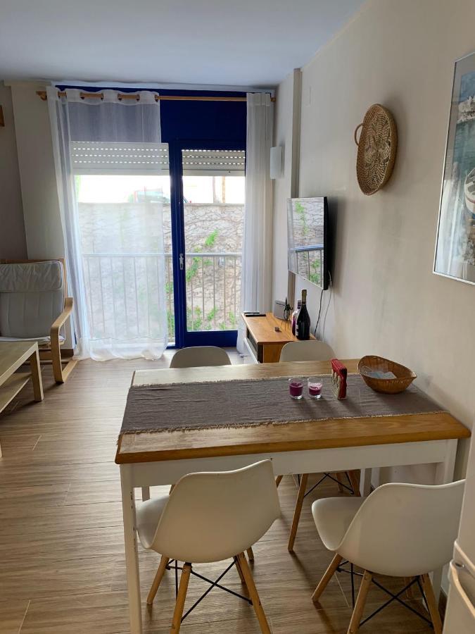 Cosy Apartment In L Escala, 7 Mins Walk To The Closest Beach, Riells L' Escala Buitenkant foto